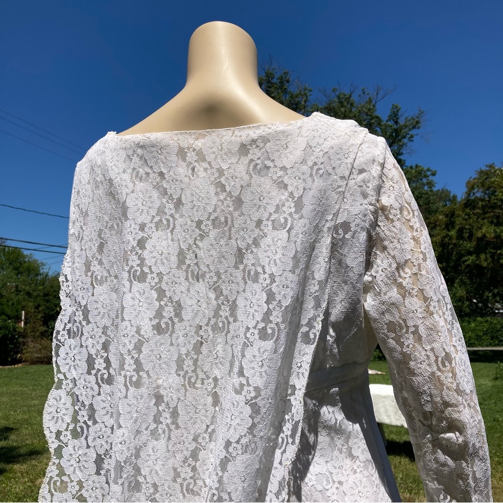 Vintage All Lace White 1960s Wedding Gown Size Medium - Picture 5 of 13